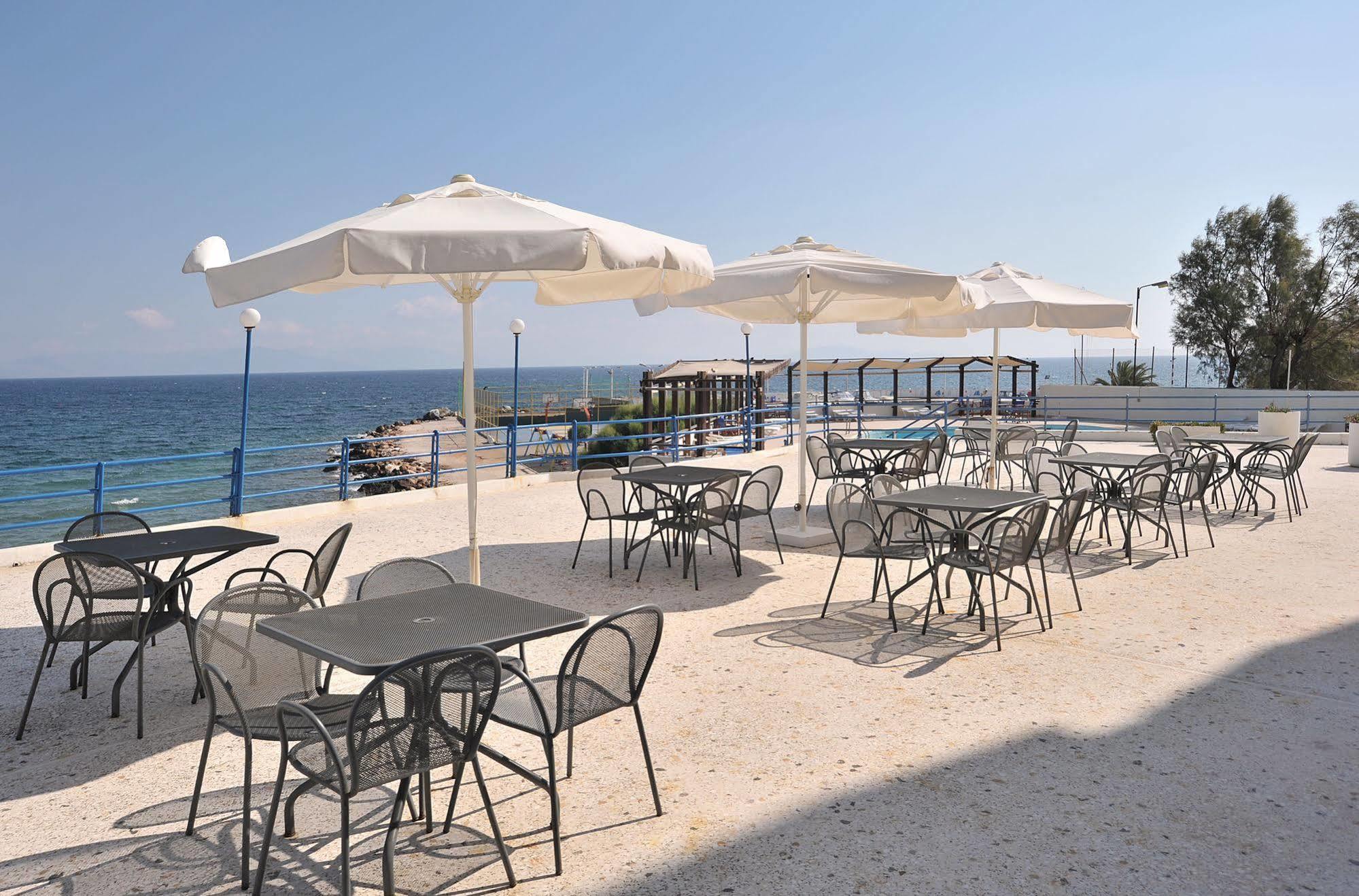 מאטי Attica Beach Hotel מראה חיצוני תמונה