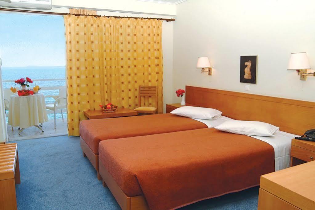 מאטי Attica Beach Hotel מראה חיצוני תמונה