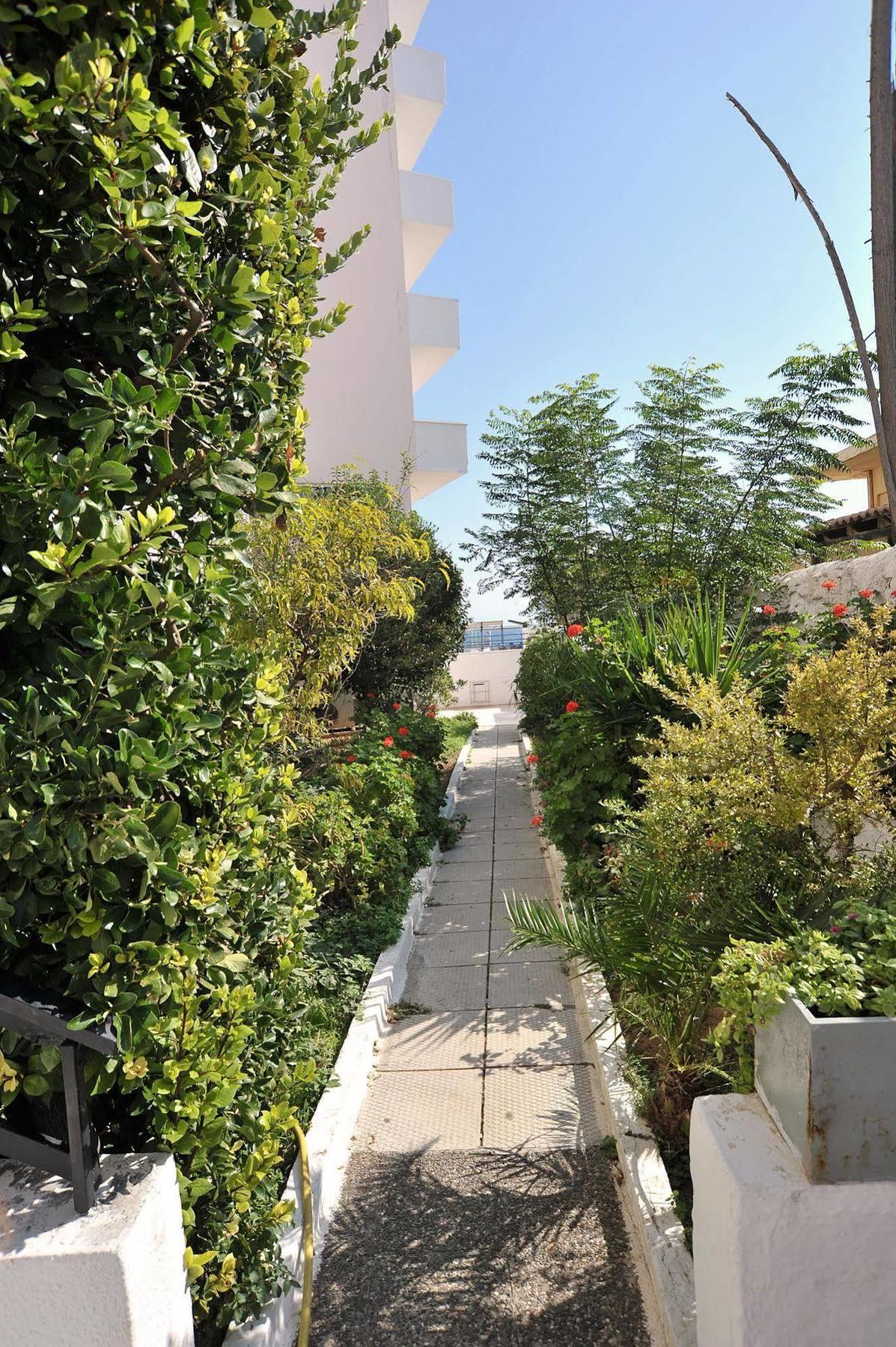 מאטי Attica Beach Hotel מראה חיצוני תמונה