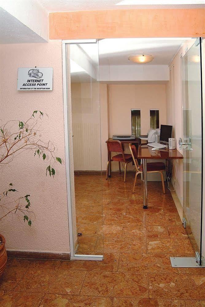 מאטי Attica Beach Hotel מראה חיצוני תמונה